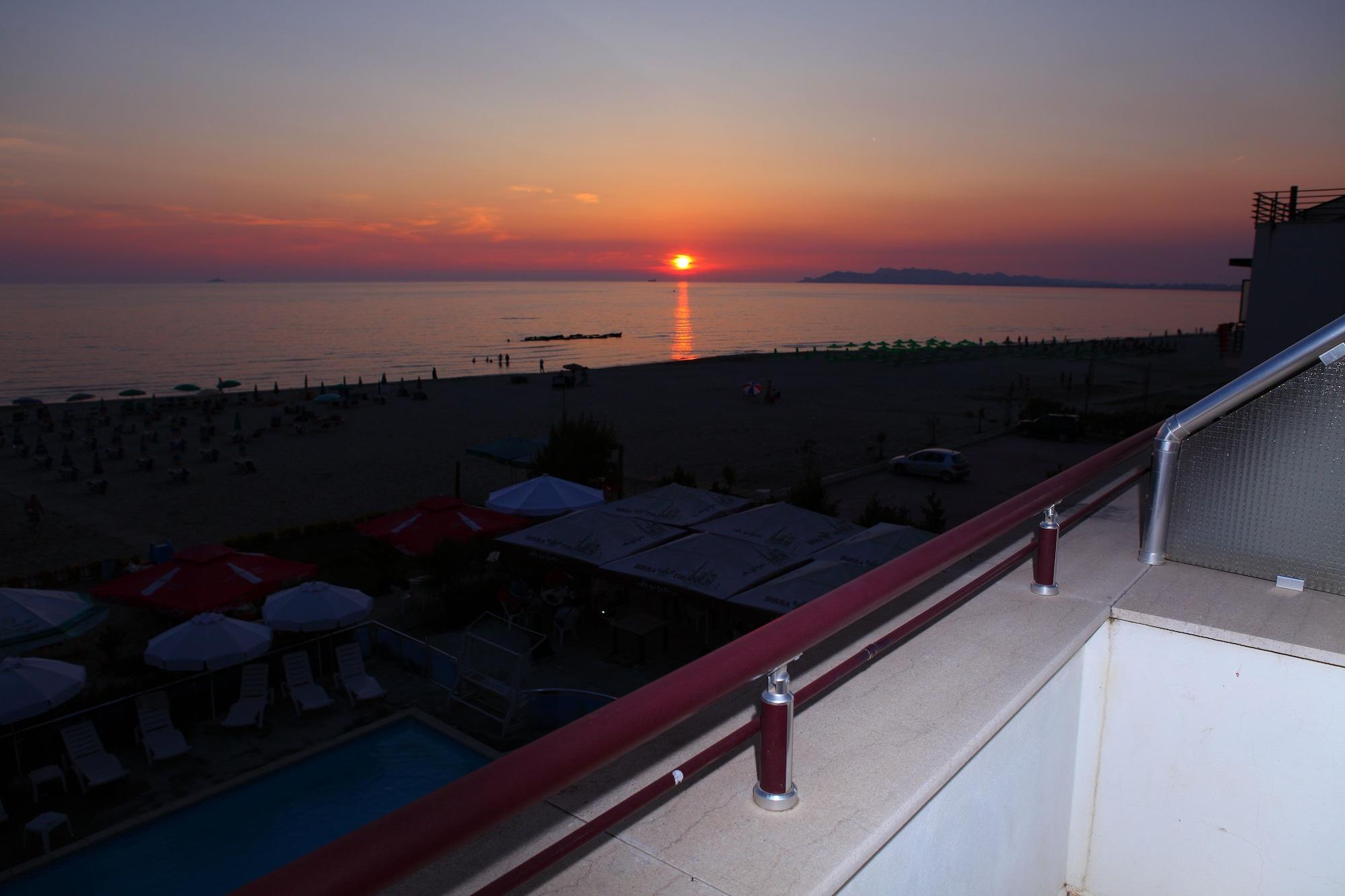 Hotel Oaz Durrës Restaurante foto